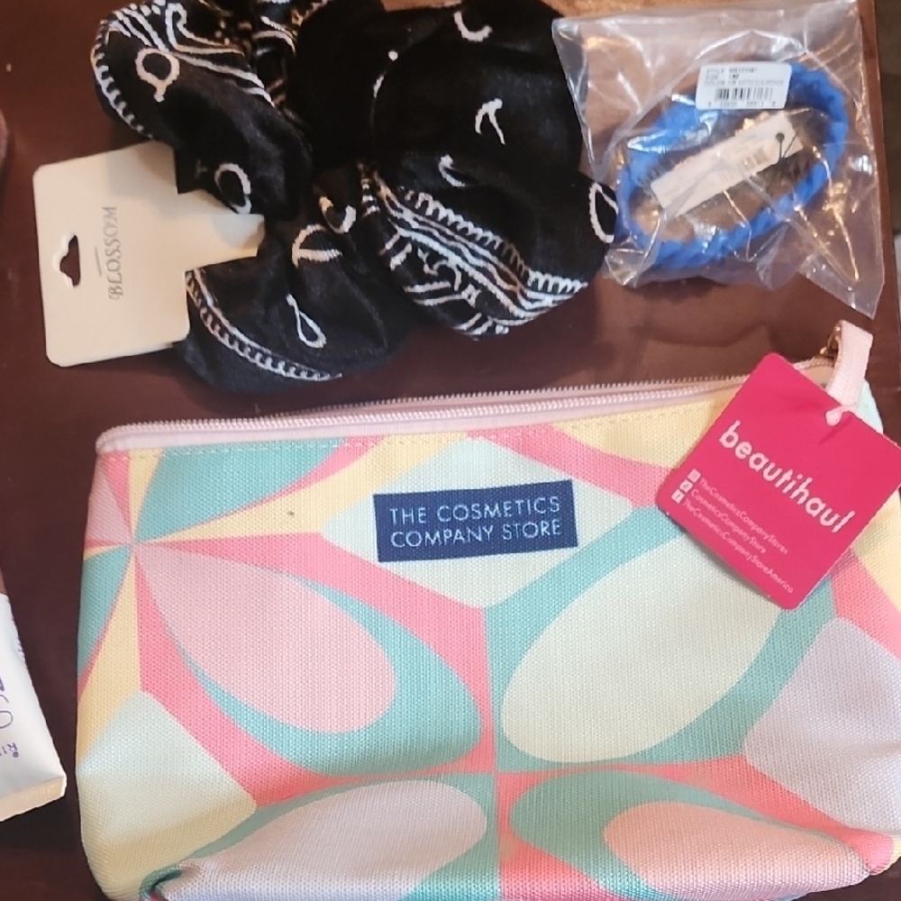 Rimmel London Stay Matte Foundation and Highlighter Set - Picture 5 of 5